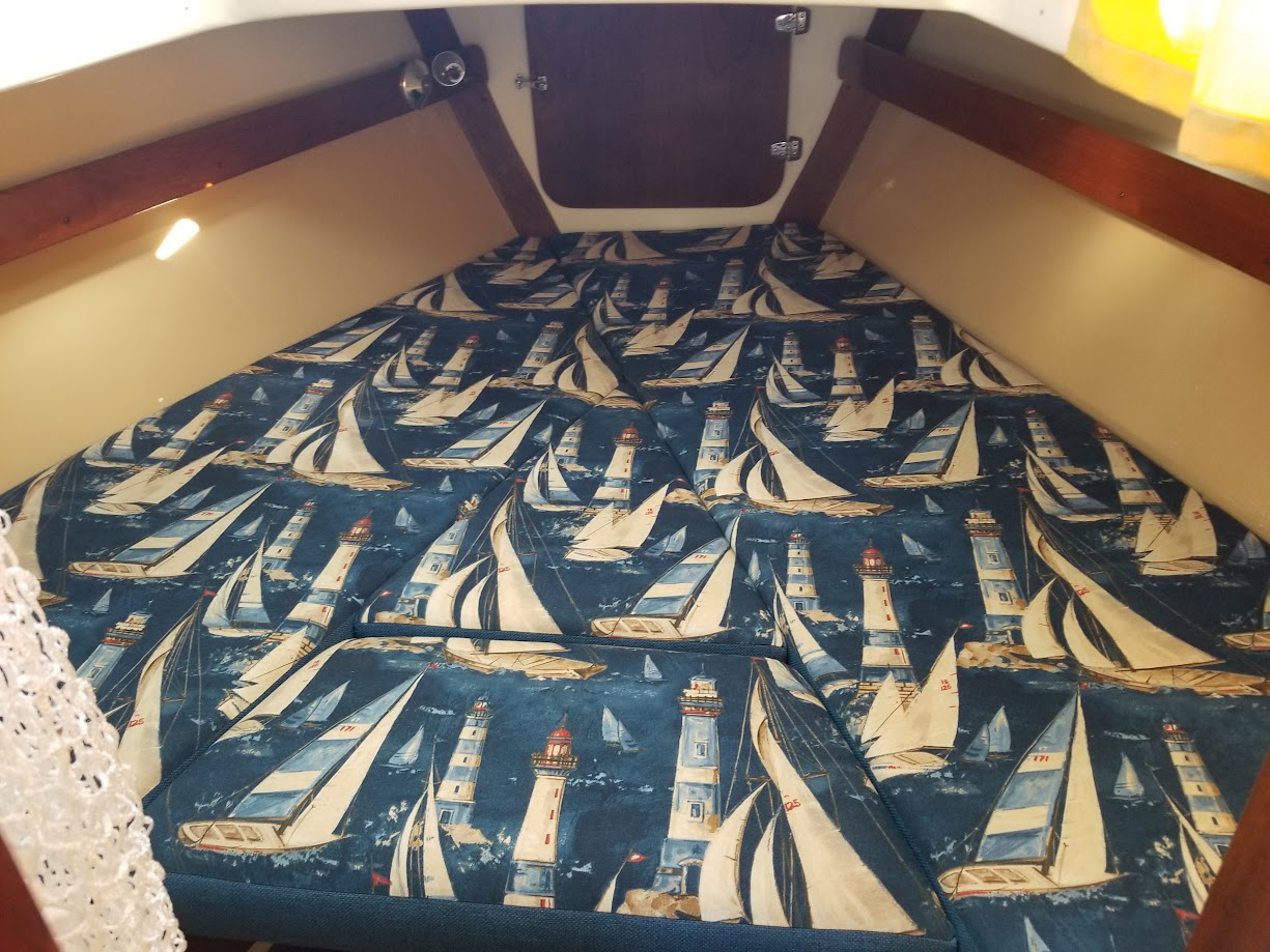 Boat Vbirth Lighthouse print